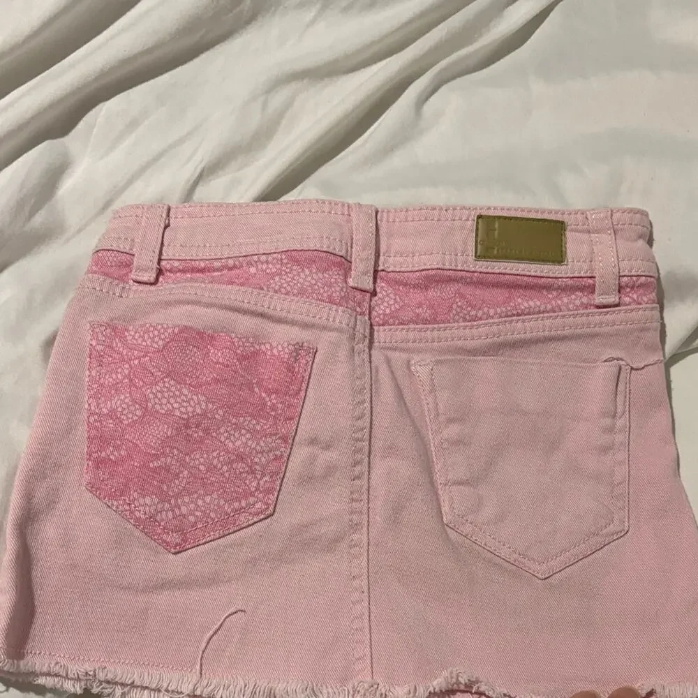 buffalo pink distressed